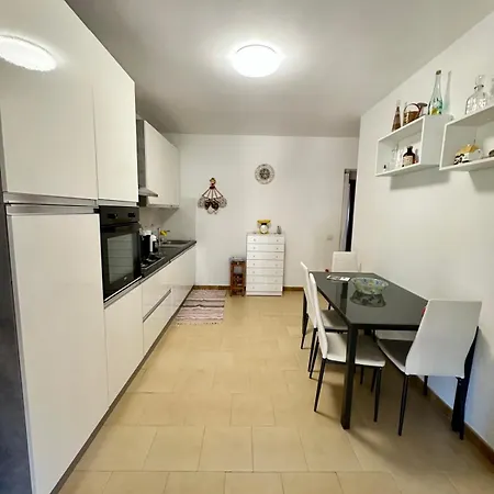 Shr Lu Bagnu Apartment *